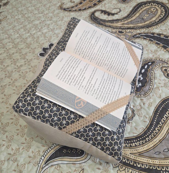 coussin de lecture "chapitre doré"